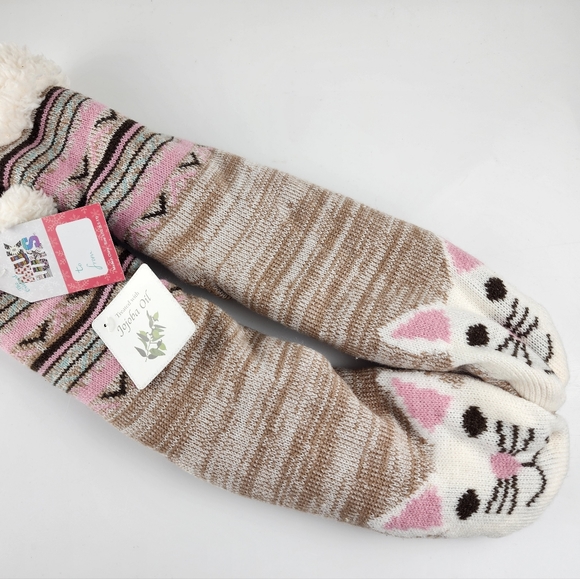 New, Muk Luks Plush Slipper Socks, Cats - Picture 2 of 4
